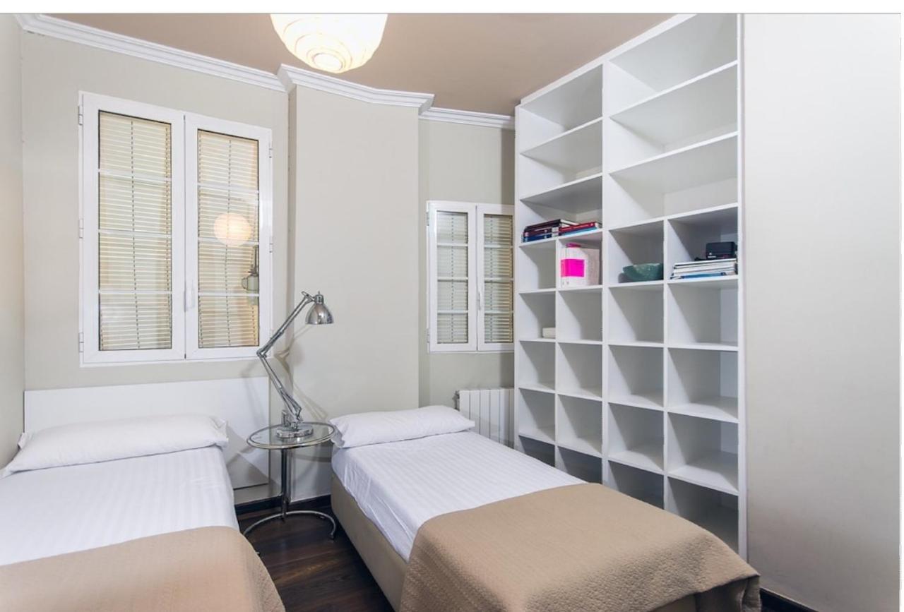 No Turistic Rental, Duplex Penthouse In The Historic Center, Valencia, Ideal For Those Looking To Stay In The City For A Season, Including Professionals And Students Екстериор снимка